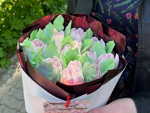 букет зефирный тюльпан